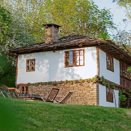 Вилла Authentic House With Stunning Mountain View - Karashka Априлци Экстерьер фото