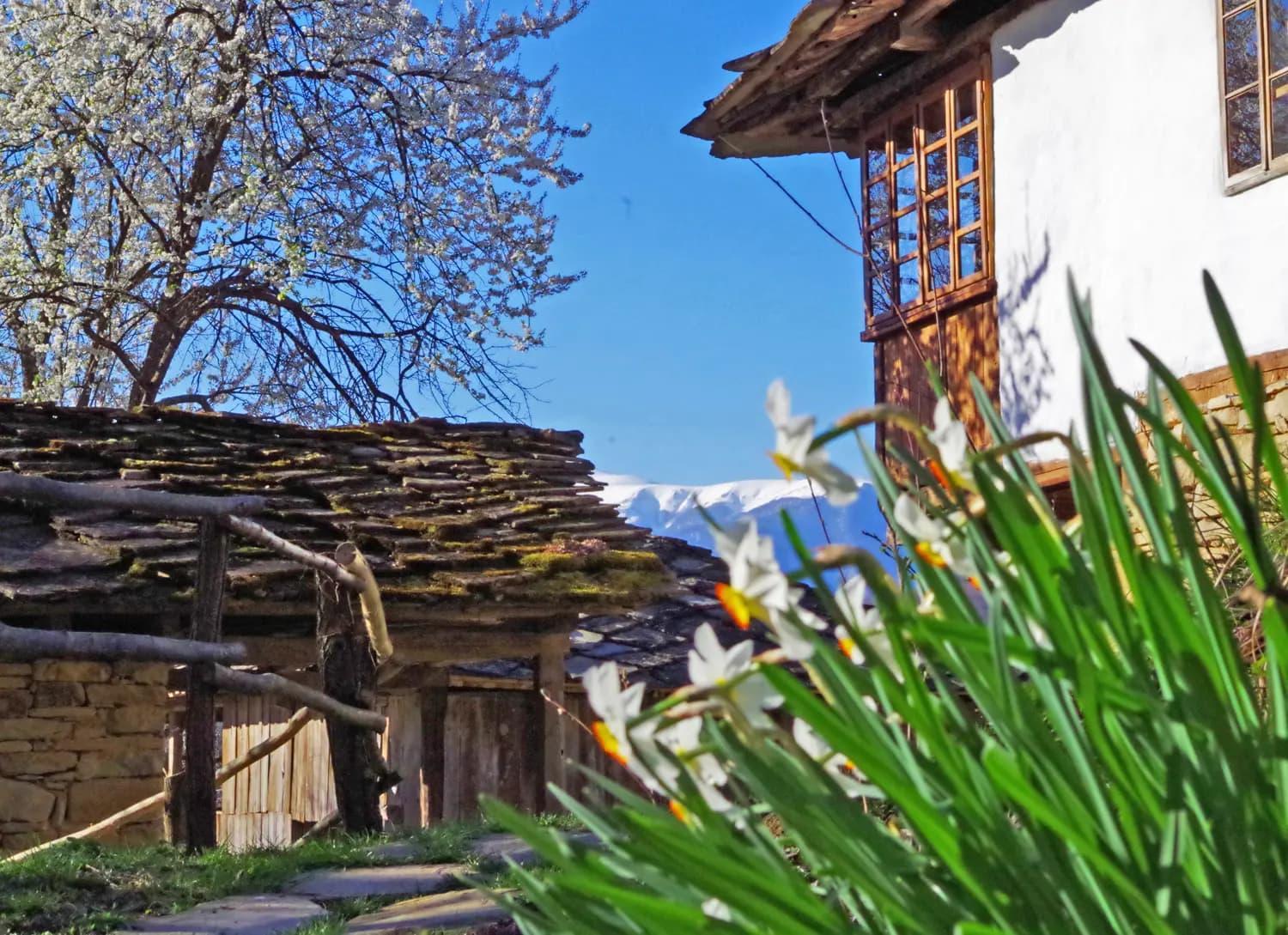 Вилла Authentic House With Stunning Mountain View - Karashka Априлци Экстерьер фото