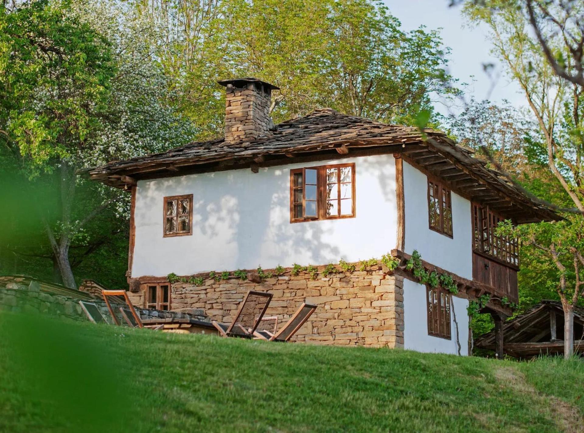 Вилла Authentic House With Stunning Mountain View - Karashka Априлци Экстерьер фото